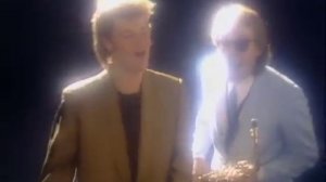 Daryl Hall & John Oates - I Can't Go For That No Can Do.mp4