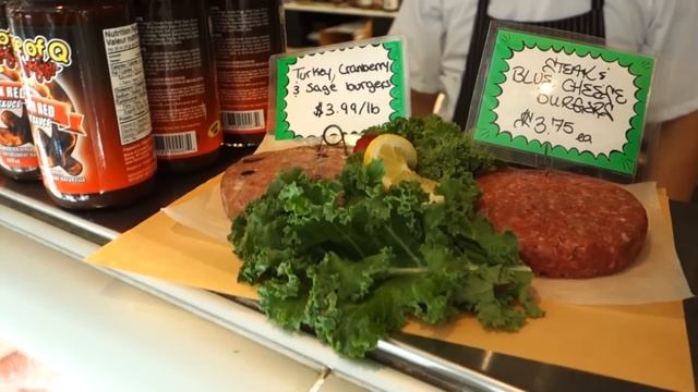 Awesome Food at Lonsdale Quay Market in North Vancouver BC Canada - geoffmobile смотреть онлайн