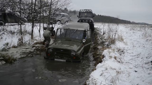 Стандартный УАЗ-469 В брод. Почти доехал...... смотреть онлайн