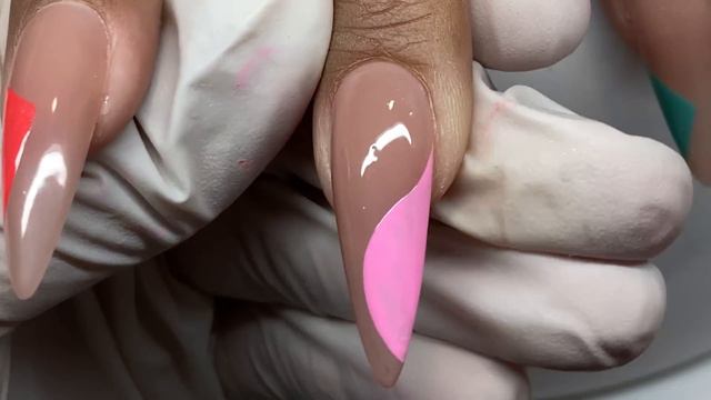 Illusion French Tip and Abstract Graphic Nails | Ombre and Gel Nail Art Tutorial | 90s Nails смотреть онлайн