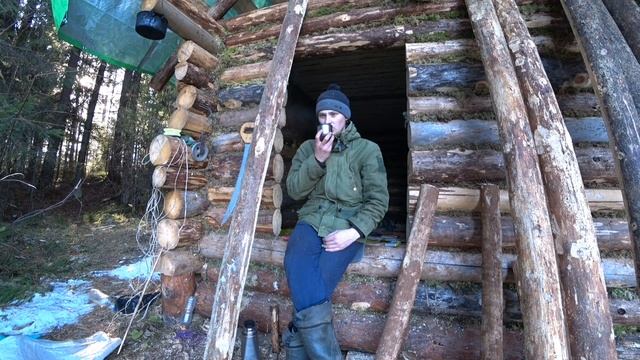 ТРИ ДНЯ И ДВЕ НОЧИ ОДИН В ИЗБЕ | ПОЛ ГОТОВ | ДЕЛАЮ ДОСКИ ДЛЯ ДВЕРИ