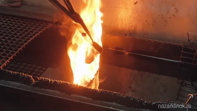 Как сделать КОВАНЫЙ топор?! Топор который прослужит всю жизнь. смотреть онлайн