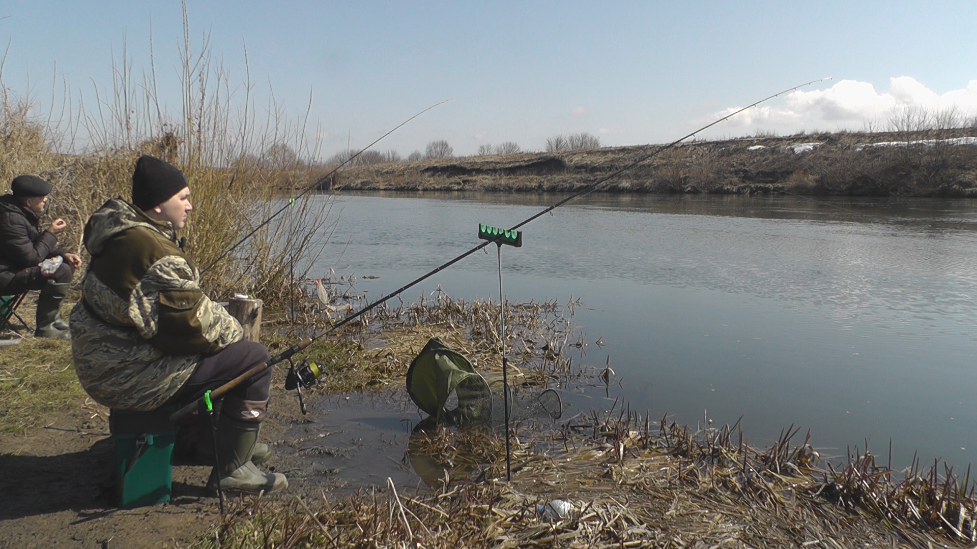 Рыбалка на фидер ранней весной смотреть онлайн