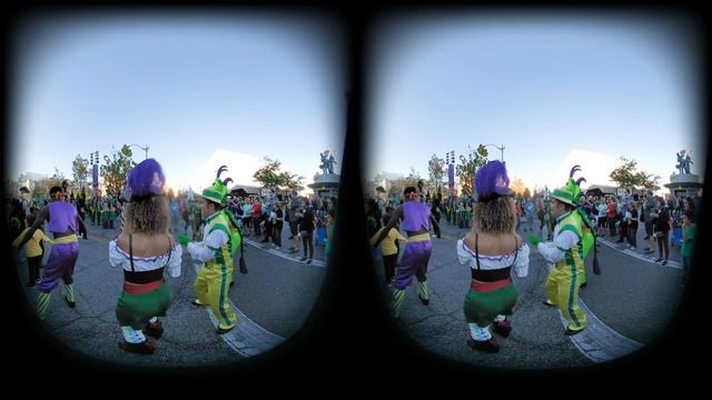 Universal Studios Mardi Gras Characters 2019 VR180 смотреть онлайн
