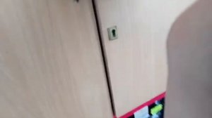 Как открыть шкаф без попмощи отмычек и ключа (18+)
