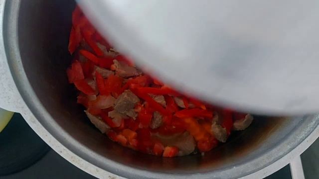 Гуляш с рисом басмати на гарнир. Сытно, быстро и вкусно ?? смотреть онлайн
