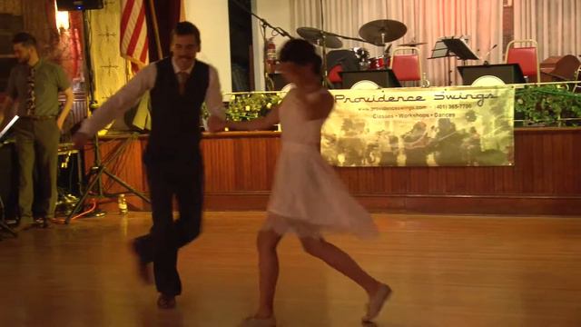 Tim Collins & Ruchi Aviles смотреть онлайн