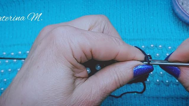 Вязание спицами. Лёгкий способ ввязывания бусин ( бисера ) в полотно. смотреть онлайн