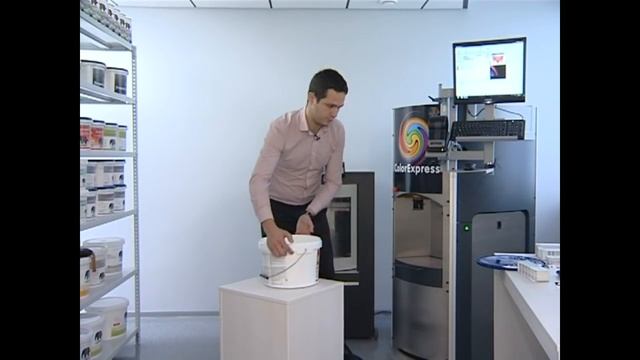 Колеровка краски. Процесс колеровка краски. смотреть онлайн