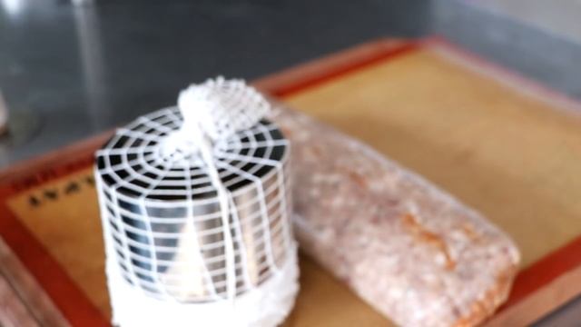 Have you ever been hypnotized by a salami? - The Hypnotic Salami смотреть онлайн