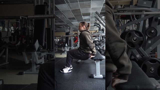 Обратные отжимания от лавки смотреть онлайн