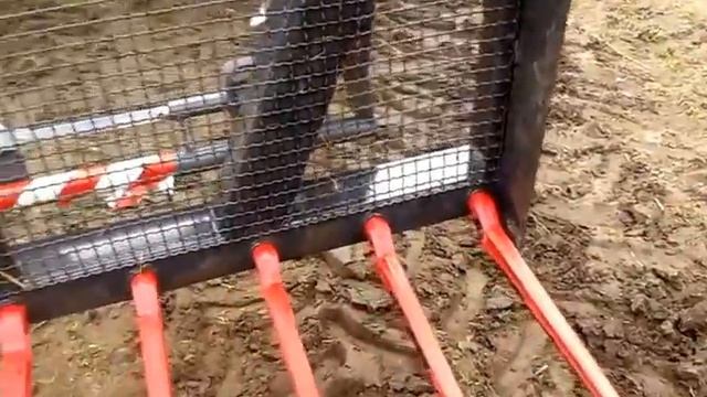 БЕЛАРУС 952.5 Вилы для навоза,сенорулонов / BELARUS 952.5 Chwytak dla obornika, balotów смотреть онлайн