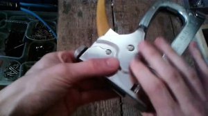 Видео: Как настроить мебельный степлер?