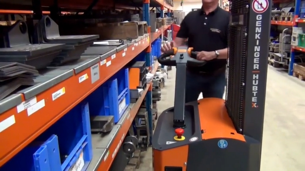 Поводковые штабелеры. Обзор преимуществ поводкового штабелера смотреть онлайн