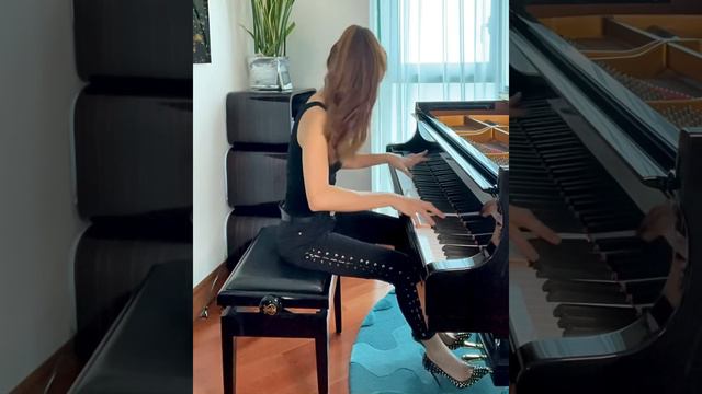 ‘We are the Champions’ - Queen (piano arrangement) смотреть онлайн
