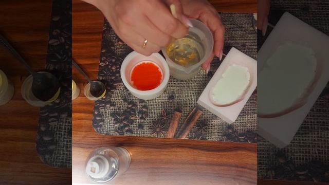 Заливаю формы: бутерброд с красной икрой, банка икры и кружка каппучино ??. смотреть онлайн