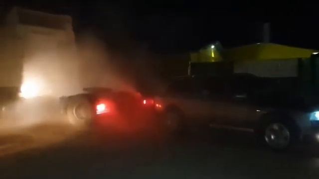 Audi A6C5 allroad vs DAF truck смотреть онлайн