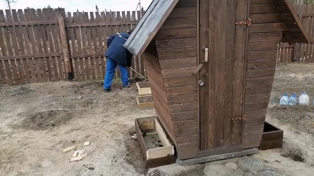 Серёжа делает деревянные клумбы для цветов. Пермь. Госпитализация. Операция на коленный сустав. смотреть онлайн