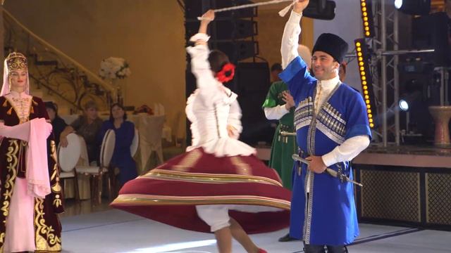Русские танцы в исполнении дагестанцев. Попури смотреть онлайн