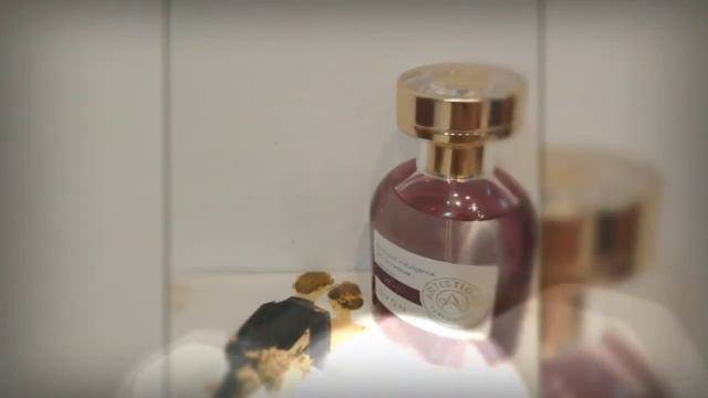 Noul Parfum Avon Artistique prin Serviciul Livrare Directa смотреть онлайн