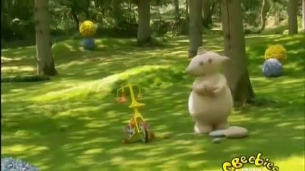 Maka Paka myje kamienie