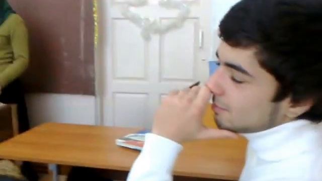 Как надо вести ся на уроке )))) смотреть онлайн
