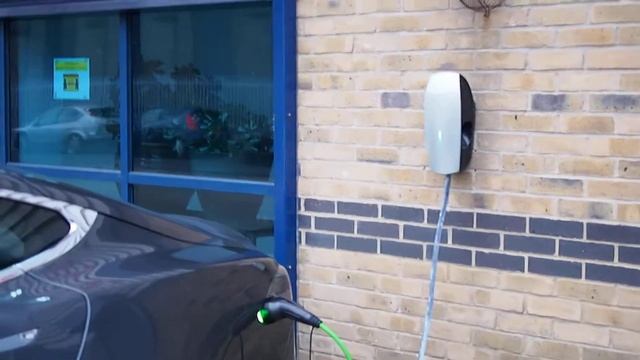 Extension cable on a Tesla Model S with a Tesla Charger смотреть онлайн