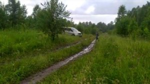 Toyota Alphard 3.0 по грязи после дождя/Бездорожье