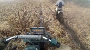 Полноприводный мотовездеход 2х2 и питбайк Irbis ttr125  через леса ручьи и болота - продолжение.