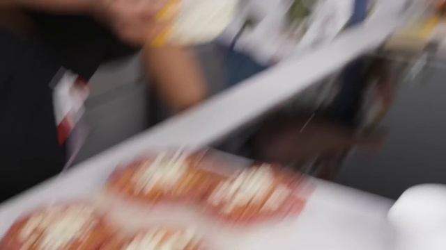 Trader Joe's vs. Aldi Ultimate Burger Showdown | Delish смотреть онлайн
