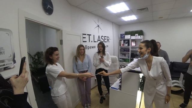 ВЛОГ #9 ЧАСТЬ 1. ЗАПОЗДАЛЫЙ ВЫПУСК. PHILIPP PLEIN, НОВЫЙ ГОД, КЭШ СЛОТ ОЧЕРЕДНОЙ СЕАНС смотреть онлайн