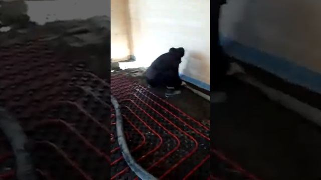 Выставляем маяки для полусухой стяжки пола в каркасном частном доме, ровный пол за 1 день смотреть онлайн