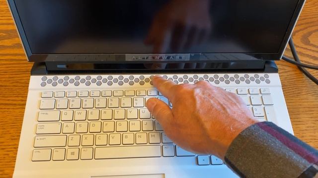 Alienware AREA 51M R2 Laptop for Editing 4K Videos – Out-of-the-Box! смотреть онлайн