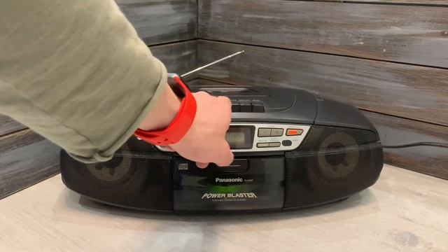 Бумбокс Panasonic RX-DS27 смотреть онлайн