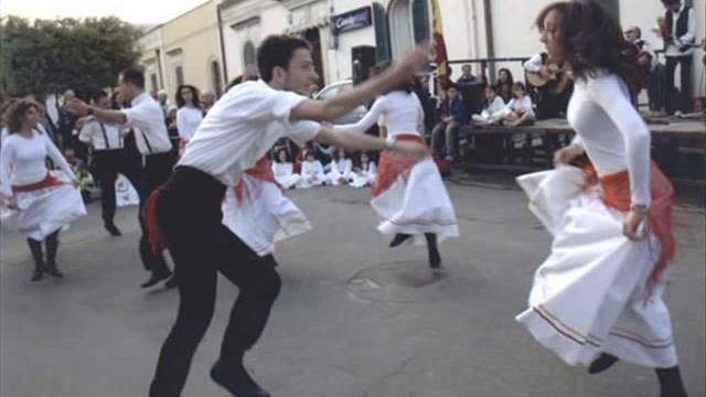 balli di gruppo tarantella calabrese смотреть онлайн