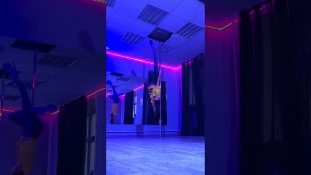 Связочки на пилоне ? смотреть онлайн