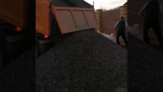 камаз доствака щебня 10кубов смотреть онлайн
