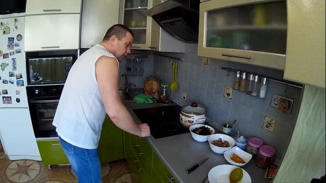 Готовим сборную солянку. #солянка #еда #вкусности смотреть онлайн