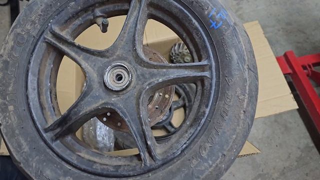 Слики R12 на скутер Yamaha Jog смотреть онлайн