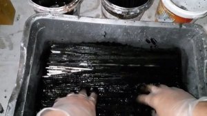 Как покрасить в чёрный цвет. Газетные трубочки.