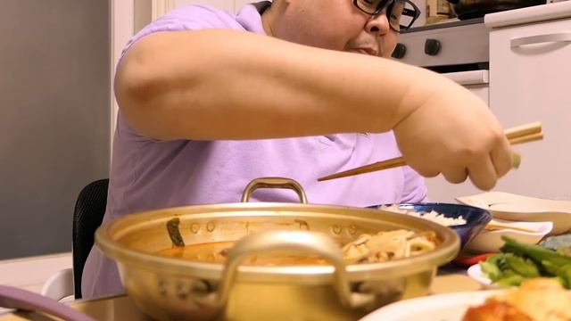 고독한 아재의 한끼?! 먹방 | 오빠 바빠☺..? 응 야식먹어 Mukbang Eatingshow