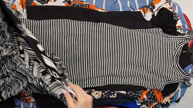 06575 Ladies Mix Dresses XL (Платья больших размеров)№1 25 кг5,80€ за кг 79ед смотреть онлайн