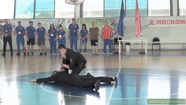Иван Алтынников и Иван Шестоперов - демонстрация боевых приемов борьбы смотреть онлайн
