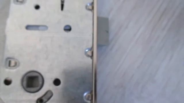 ПЕРЕВЕРНУТЬ ЗАЩЕЛКУ ЗАМКА / ЗАМЕНА ЗАЩЕЛКИ МЕЖКОМНАТНОЙ ДВЕРИ смотреть онлайн