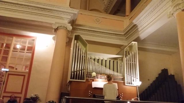 Орган звучит великолепно! смотреть онлайн