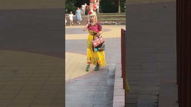 После танцев… дорога домой..)) 14 августа 2023 года смотреть онлайн