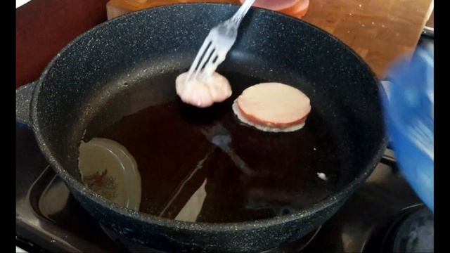 КОЛБАСА В ТЕСТЕ.Вкусный,быстрый и сытный завтрак. смотреть онлайн