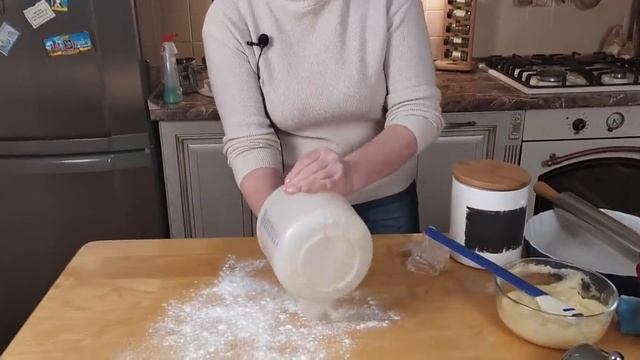 ЛИМОННЫЙ ПИРОГ К ПРАЗДНИЧНОМУ СТОЛУ! ПРОСТО ТАЕТ ВО РТУ!!! / Садовый гид смотреть онлайн