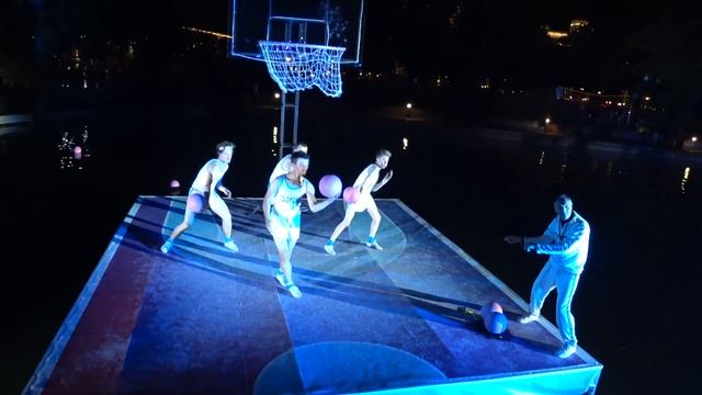 90 Лет Парку Горького - Шоу-открытие фестиваля ­«Момент» смотреть онлайн