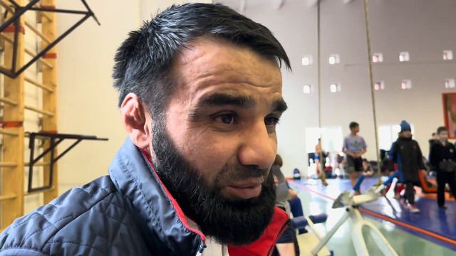 Заслуженный тренер России по вольной борьбе на ПР до 16 лет. Ваха Минтулаев 1.03.2024 г. Владикавка смотреть онлайн